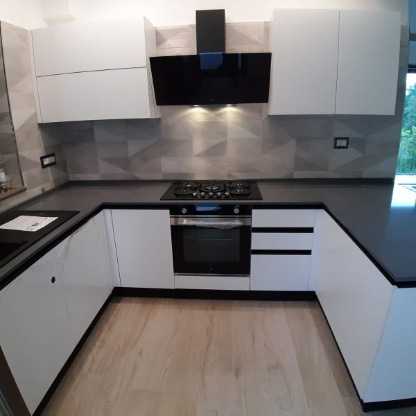 Cucina con penisola a _C_